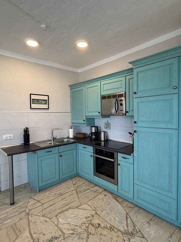 Voll ausgestattete Küche