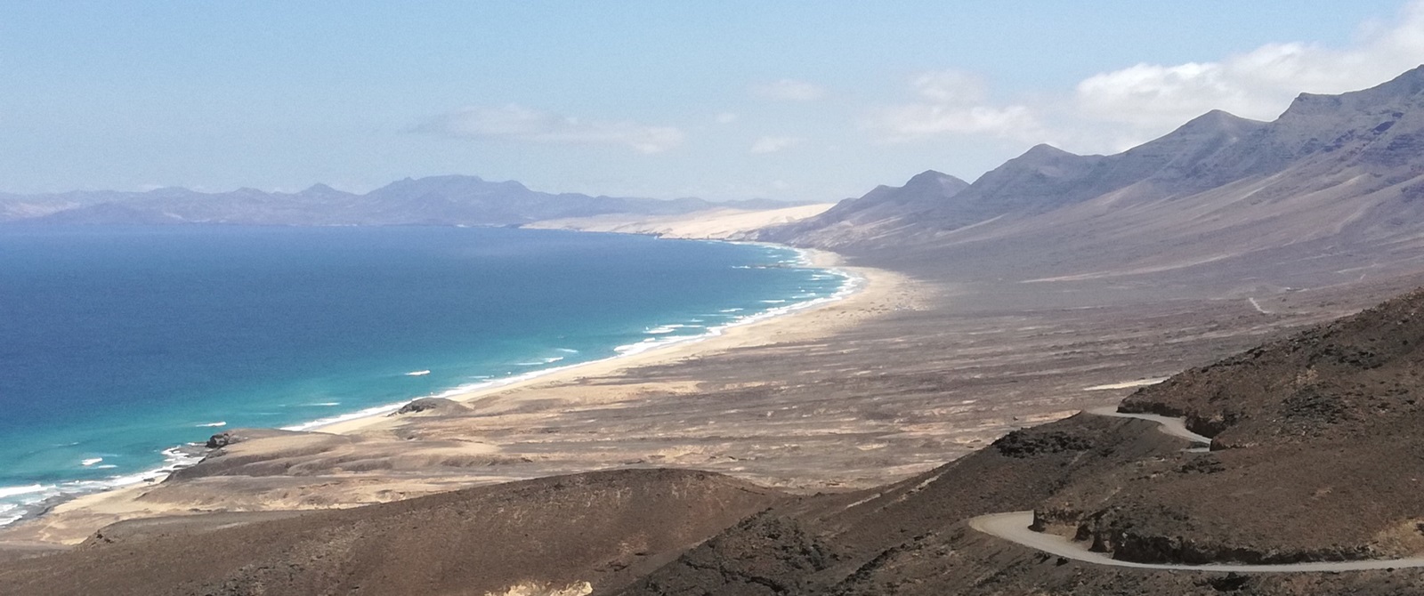 Panoramablick auf den Strand von Cofete